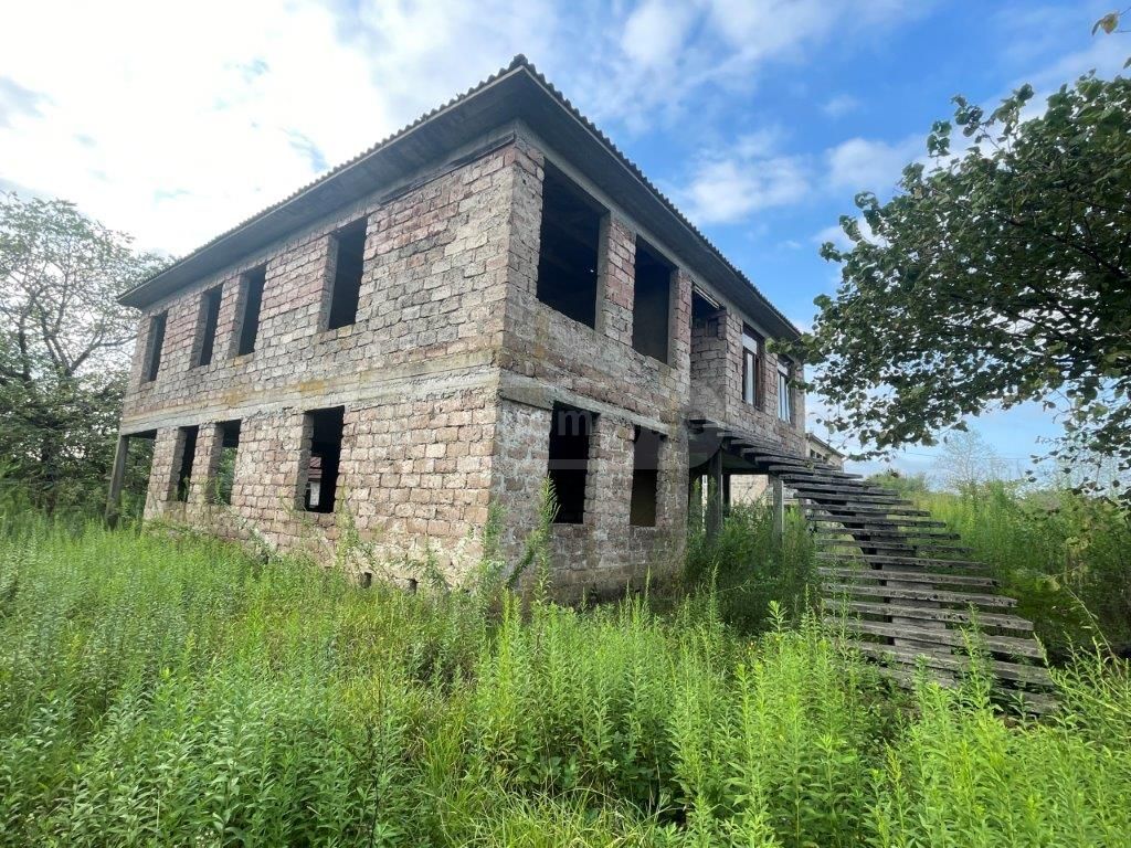 6 Room Private House For Sale view 1