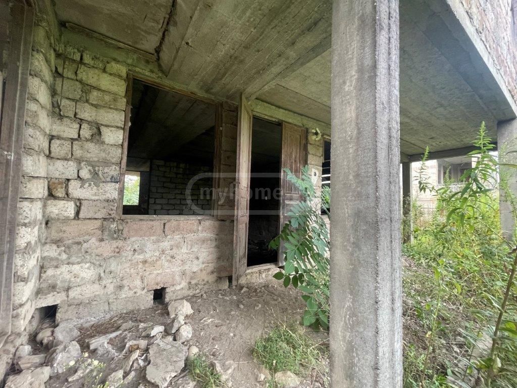 6 Room Private House For Sale view 9