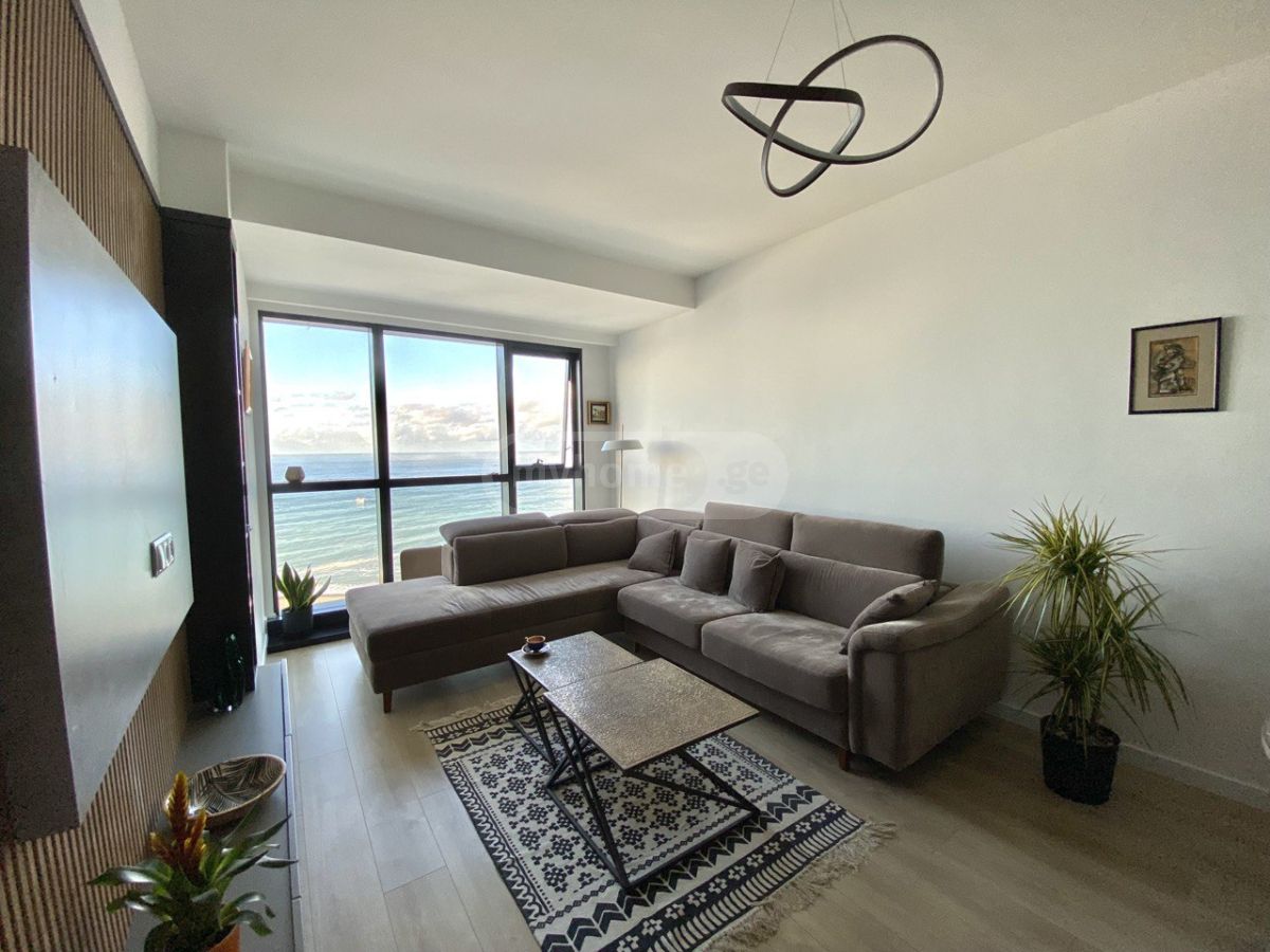 Продажа 2-комната Квартира view 1