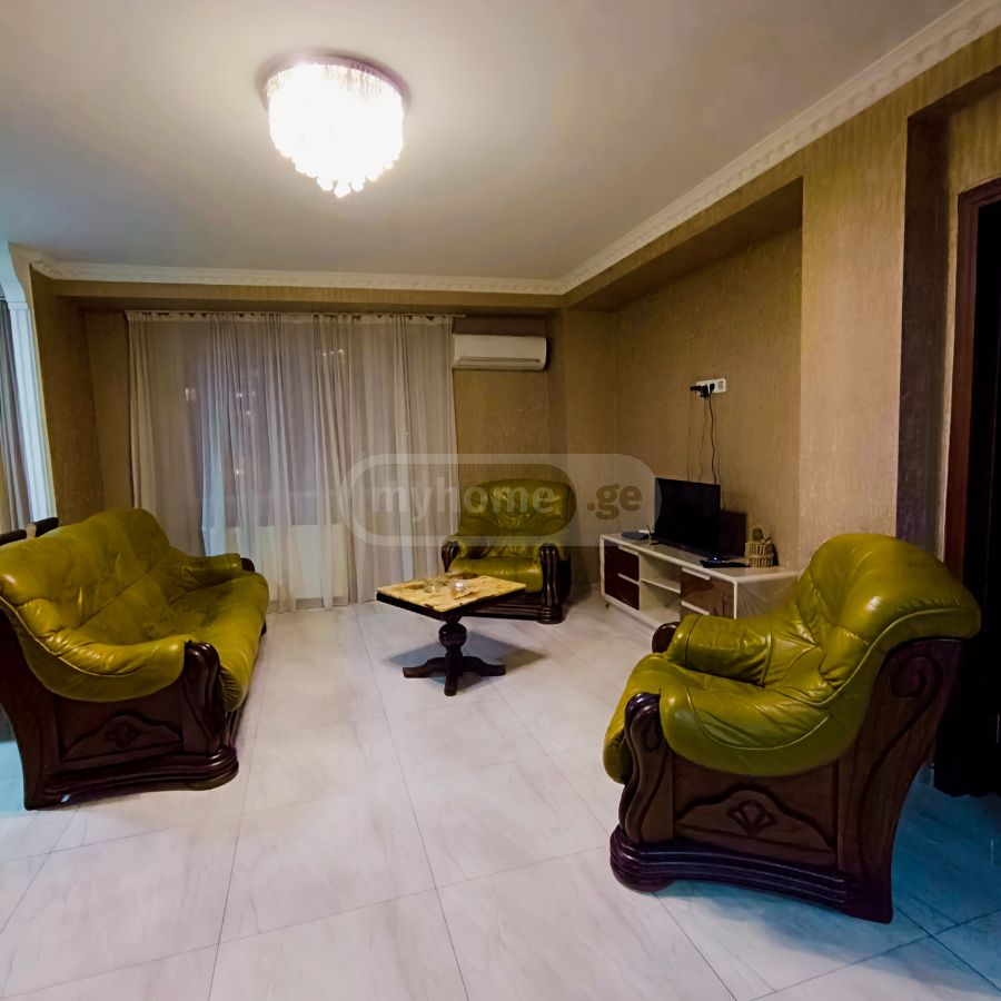 Daily Rent 4 Room Apartment Chughuretshi, 1 of 11