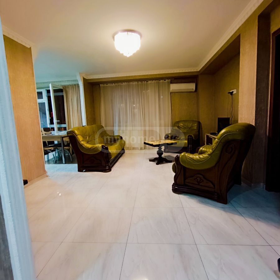 Daily Rent 4 Room Apartment Chughuretshi, 4 of 11