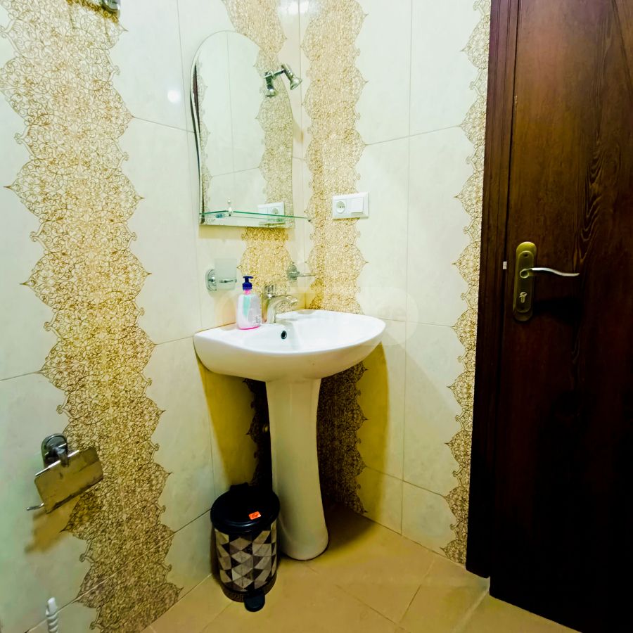 Daily Rent 4 Room Apartment Chughuretshi, 8 of 11