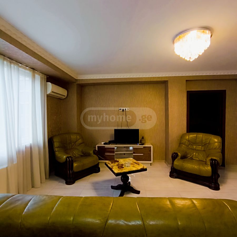 Daily Rent 4 Room Apartment Chughuretshi, 2 of 11
