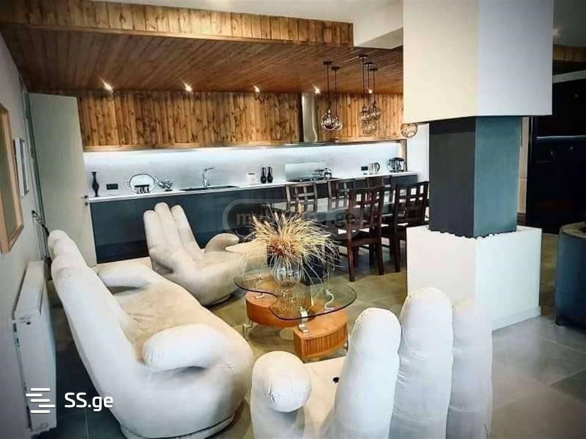 8 Room Private House For Sale view 12