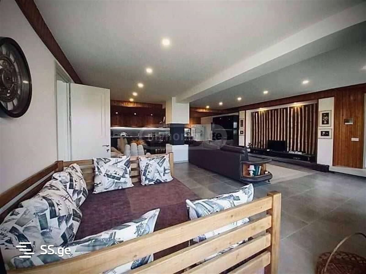 8 Room Private House For Sale view 2