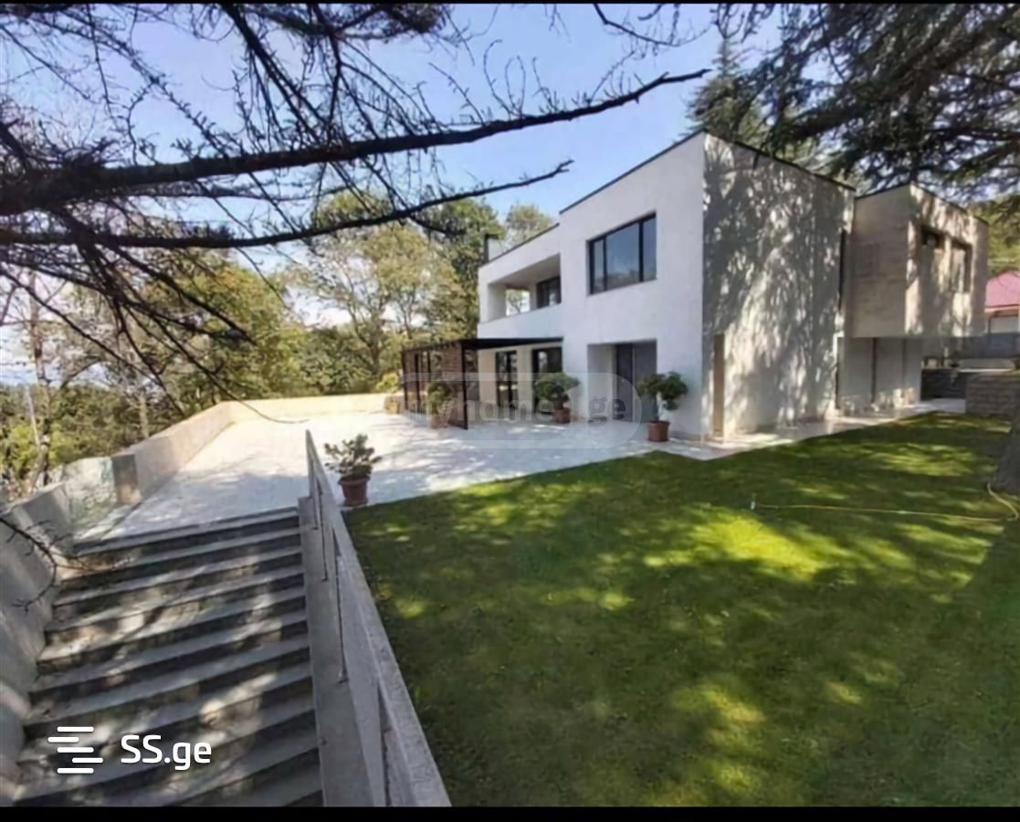 8 Room Private House For Sale view 4