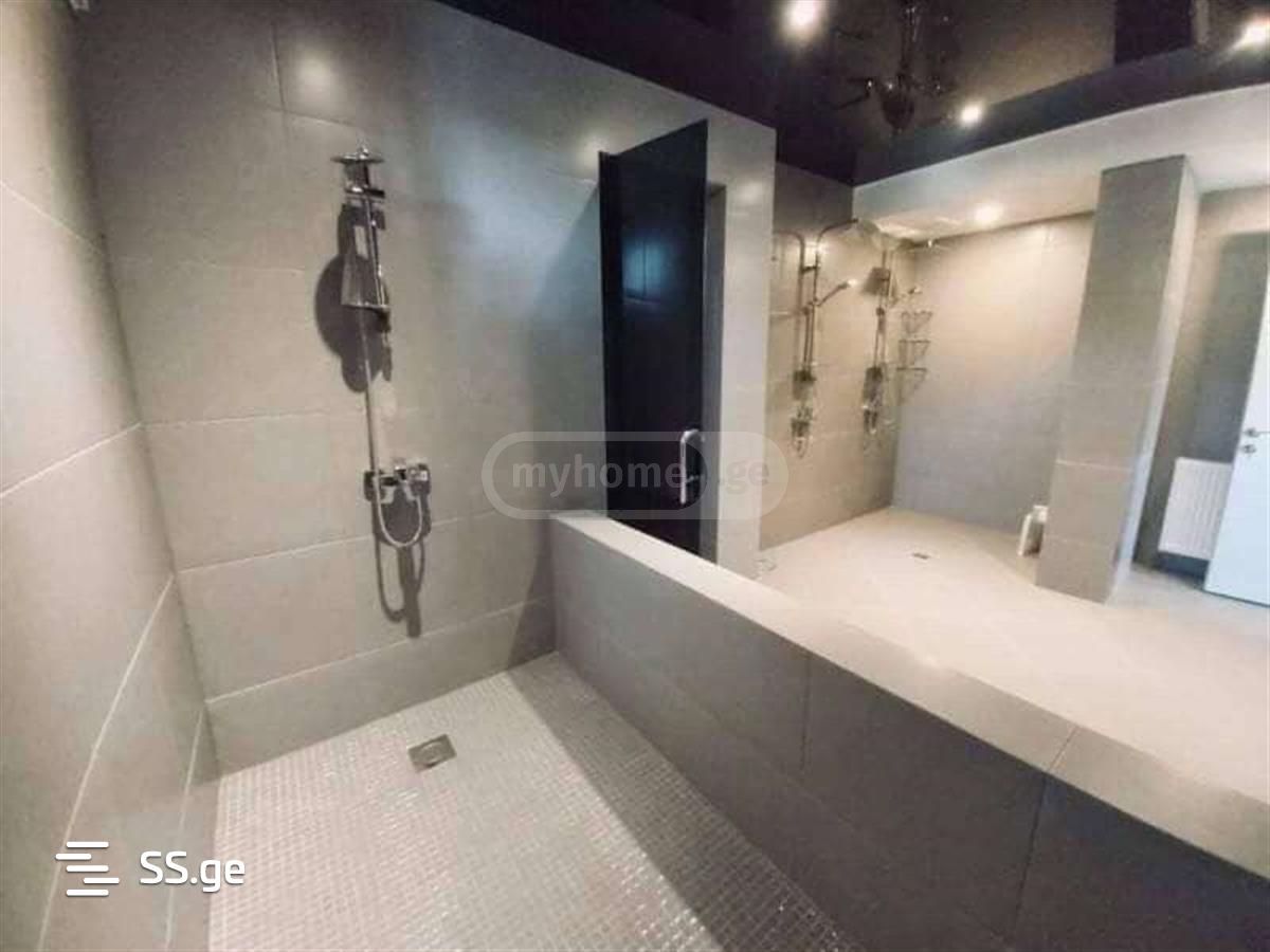 8 Room Private House For Sale view 7