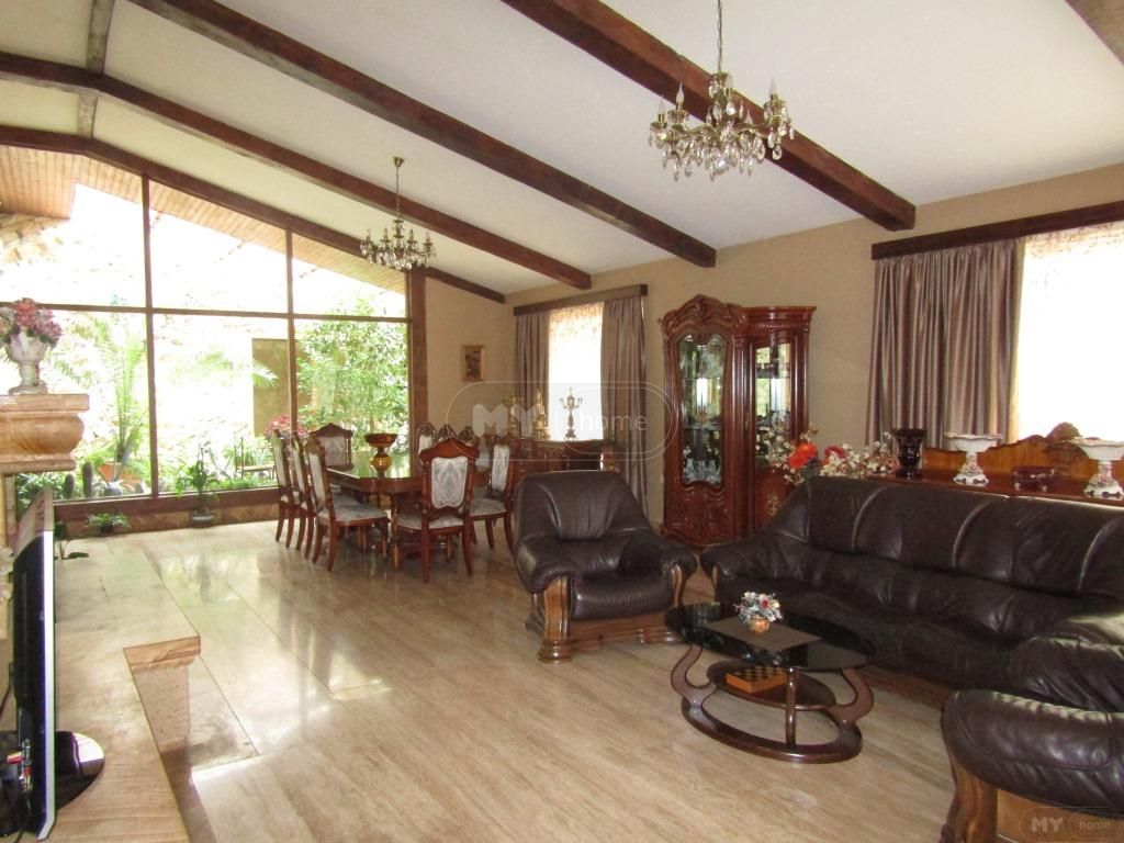 For Sale 8 Room Private House Tetritsqaroshi view 3
