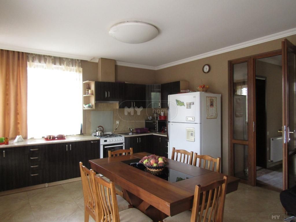 For Sale 8 Room Private House Tetritsqaroshi view 6
