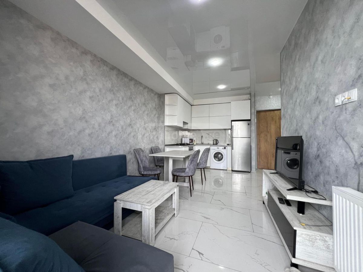 4 Room Apartment For Rent view 1
