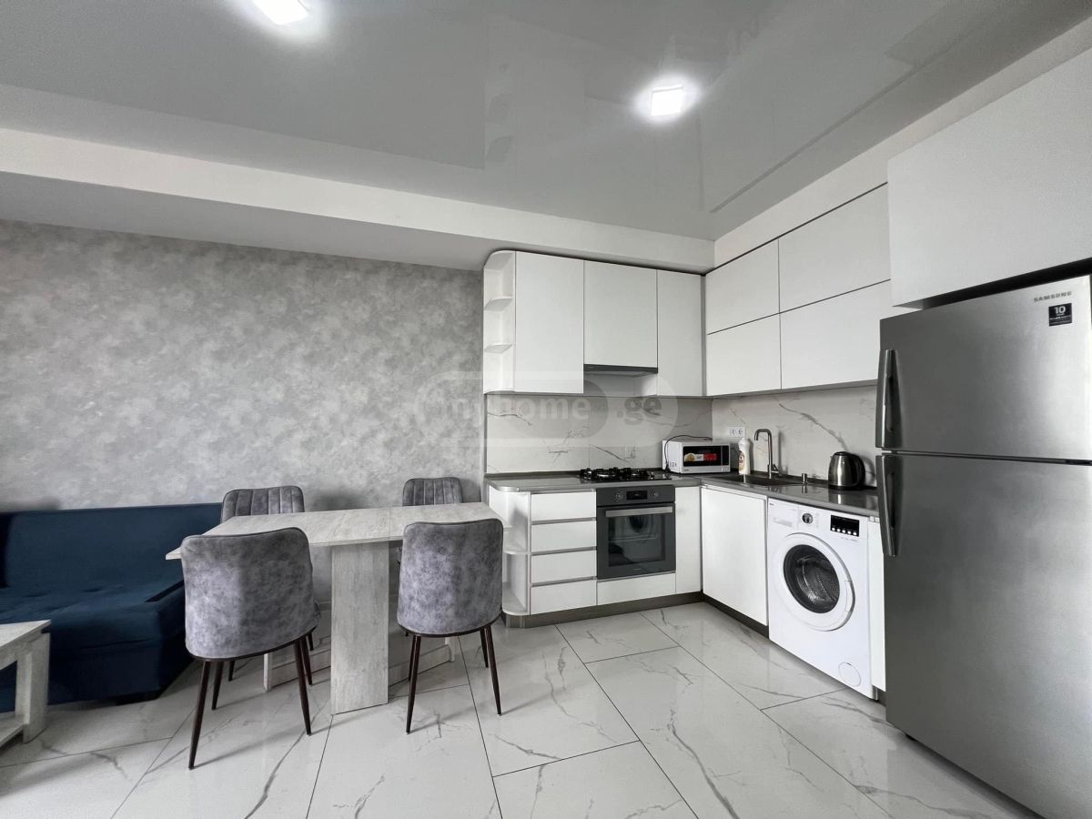 4 Room Apartment For Rent view 2