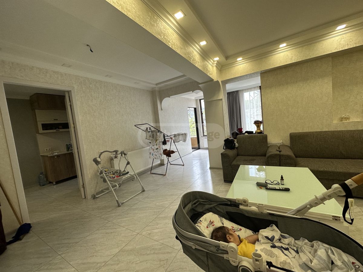 For Sale 8 Room Private House Isanshi view 2