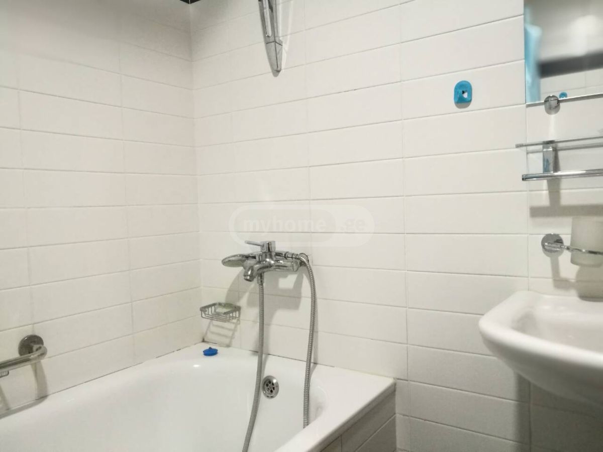 Daily Rent 3 Room Apartment Mtatsmindaze view 7