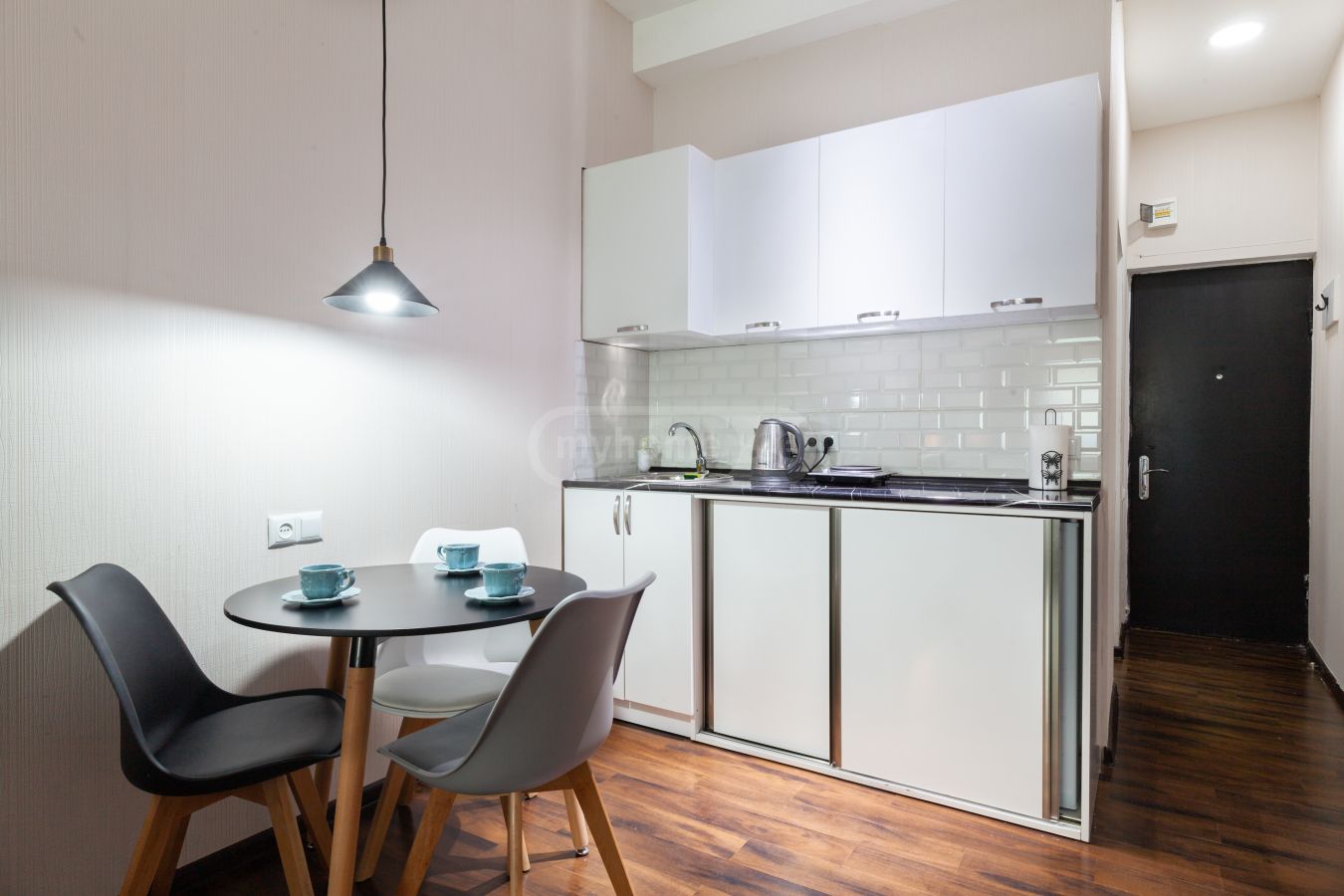 Daily Rent 1 Room Apartment Kutaisshi view 4