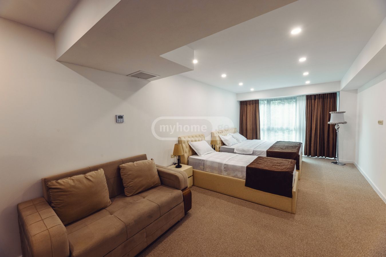 10+ Room Hotel For Sale In Vera view 4