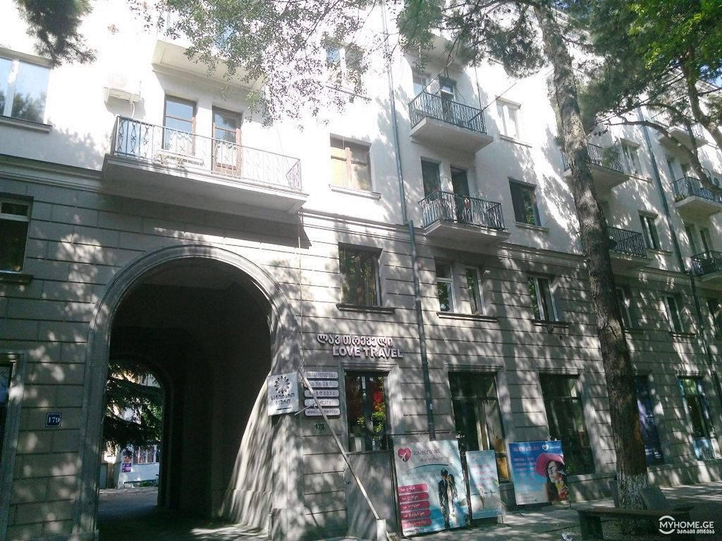 3 Room Apartment Daily Rent In Chugureti view 12