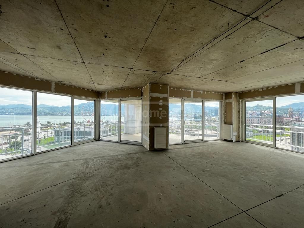 For Sale 6 Room Apartment view 2