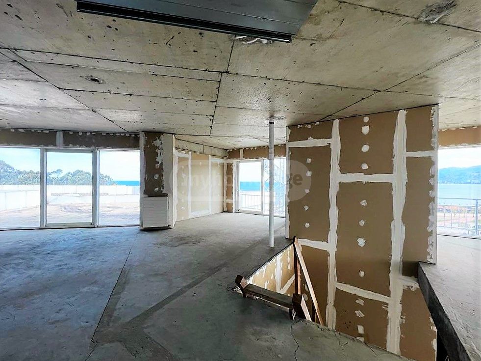 For Sale 6 Room Apartment view 5