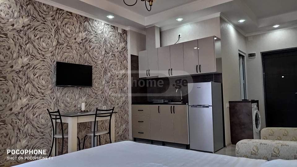 1 Room Apartment Daily Rent In Batumi view 4