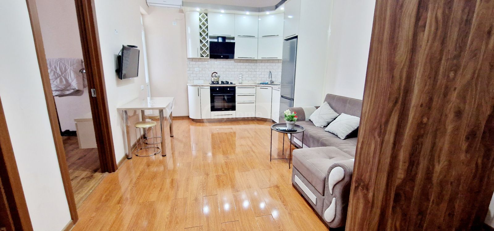 Daily Rent 3 Room Apartment Kutaisshi view 5