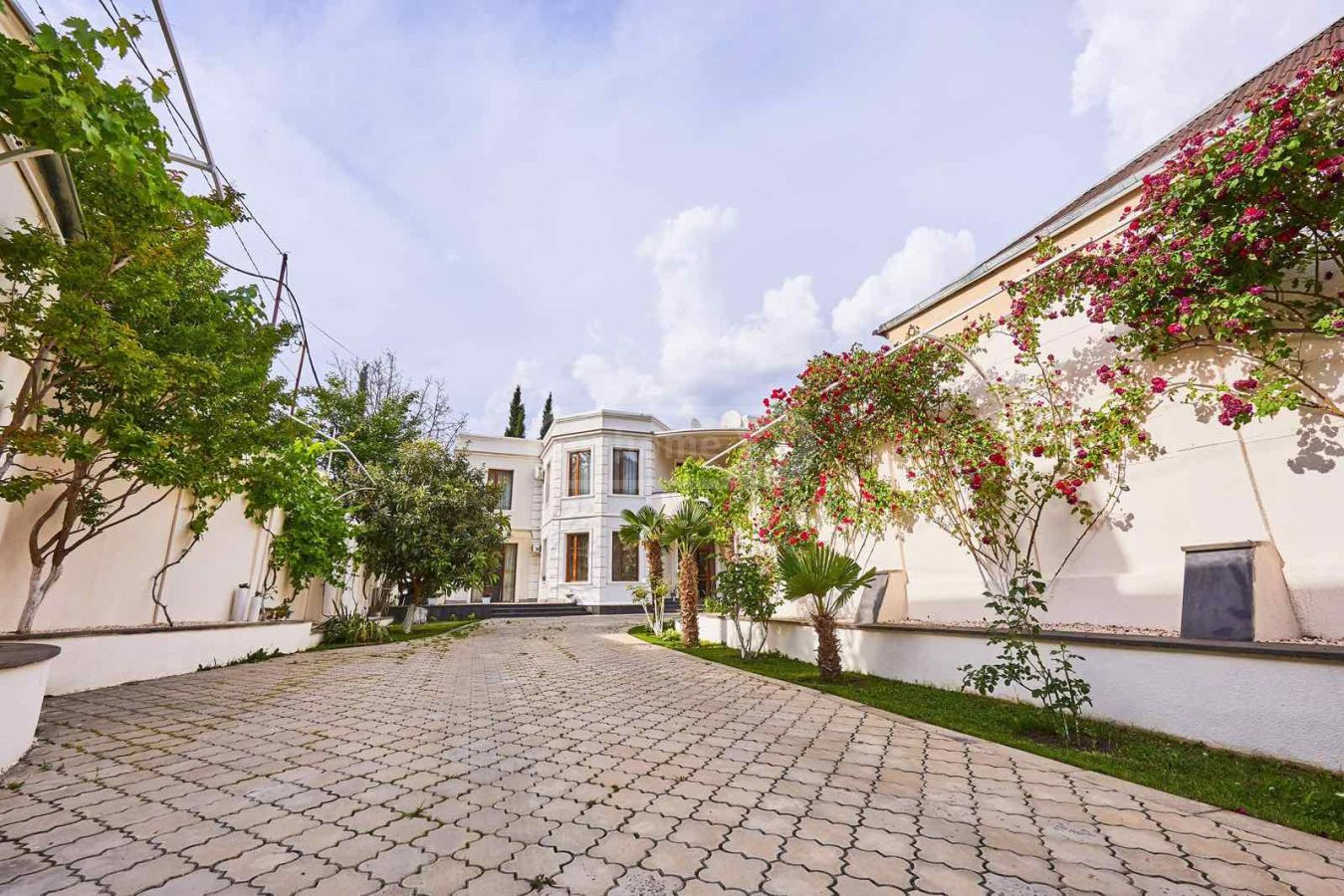 For Sale 10+ Room Private House Ortachalashi view 6