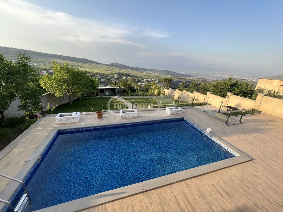 For Sale 7 Room Private House Tsavkisshi view 1