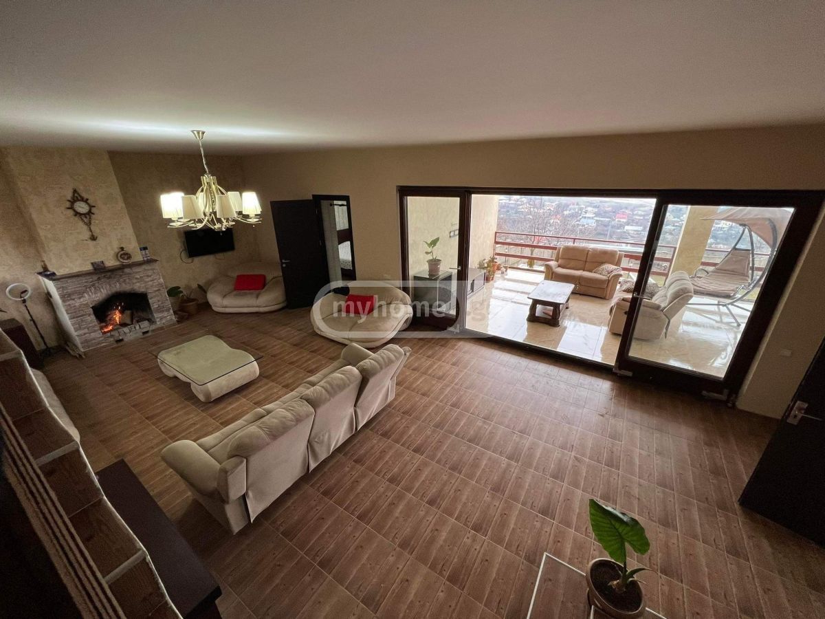 For Sale 7 Room Private House Tsavkisshi view 3