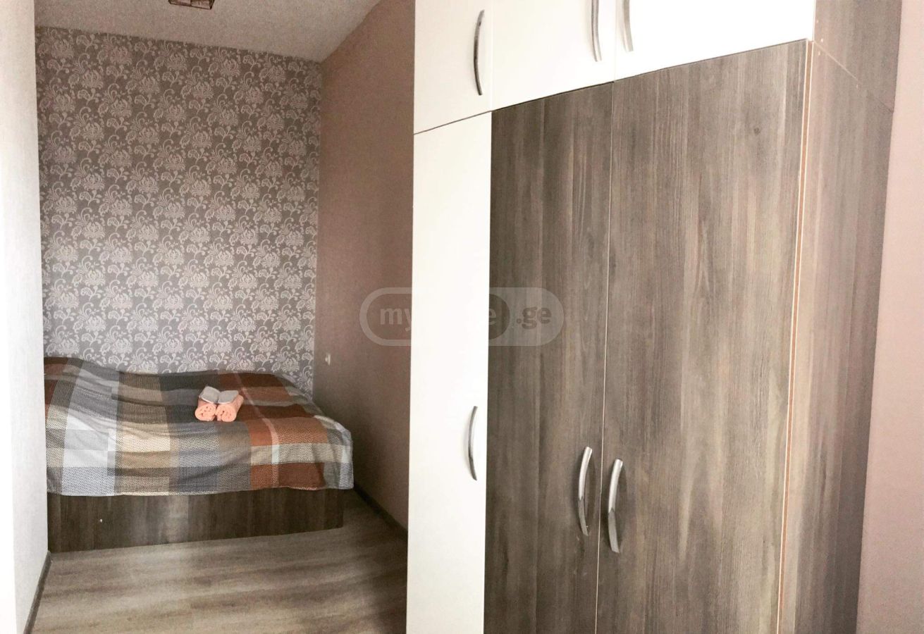 Daily Rent 2 Room Apartment Kutaisshi view 3