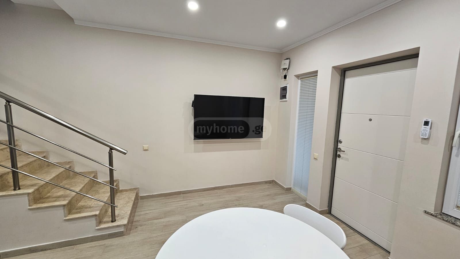 3 Room Private House For Sale view 5