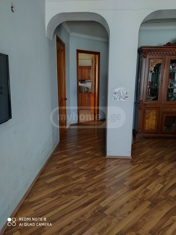 5 Room Apartment For Rent In Foti view 3