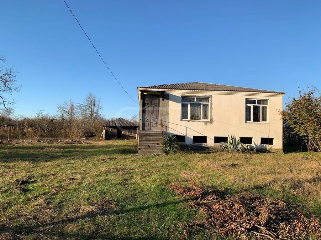 4 Room Private House For Sale view 3