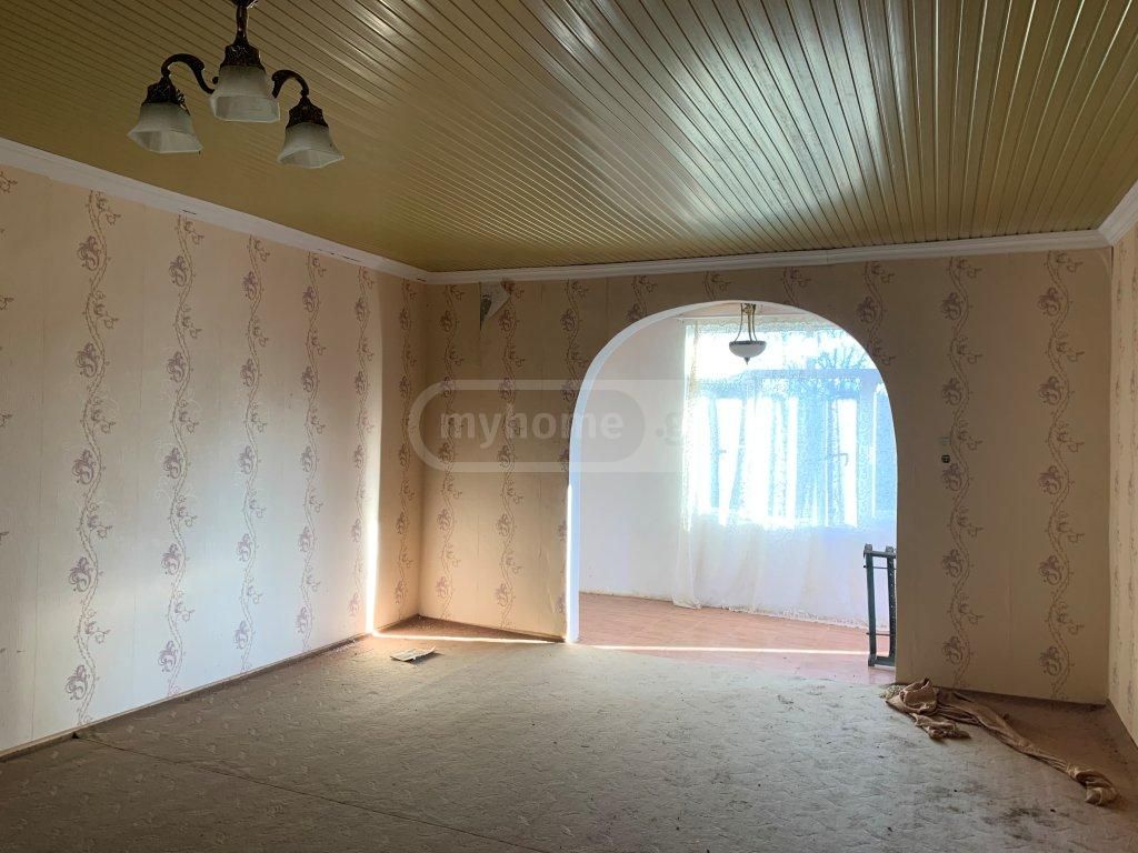 4 Room Private House For Sale view 9