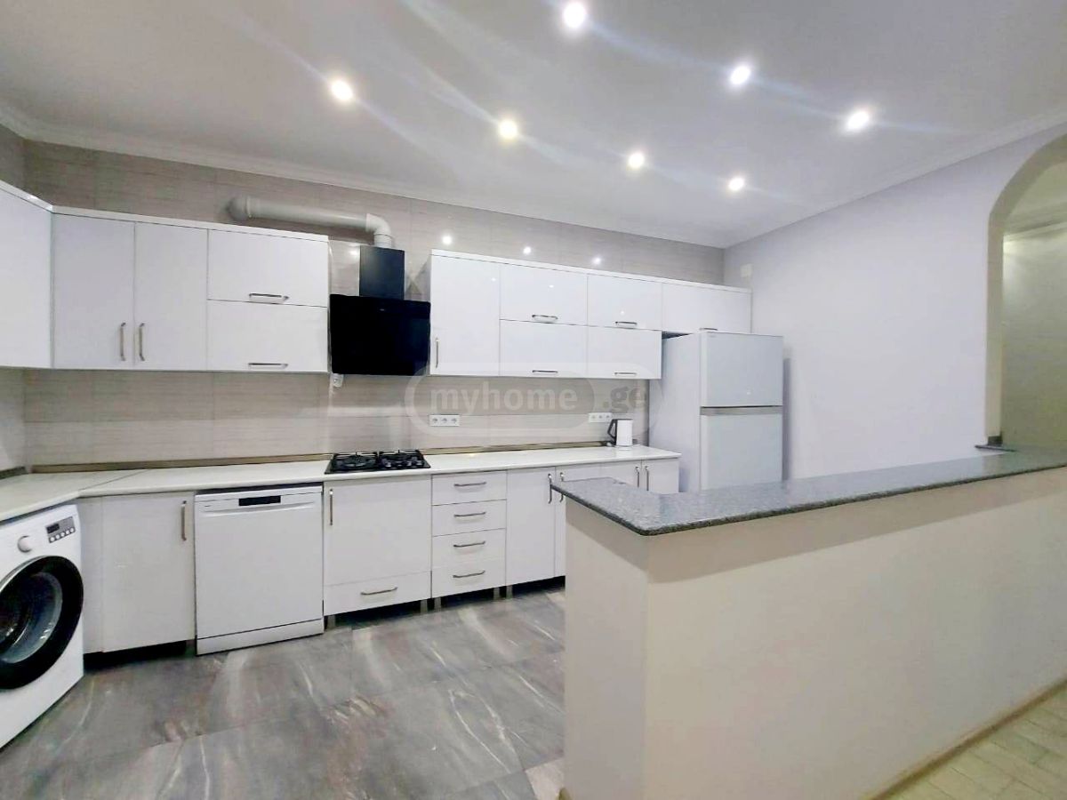 For Sale 4 Room Apartment view 6