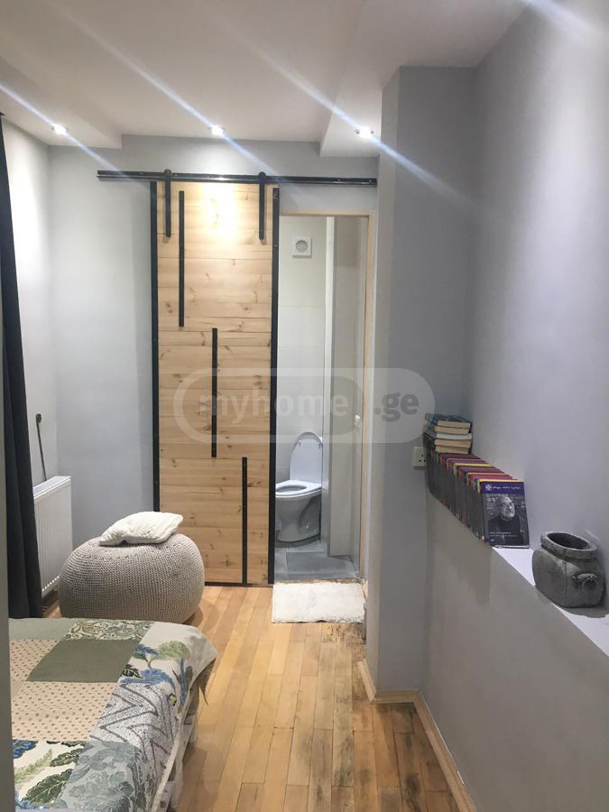 Daily Rent 5 Room Apartment Mtatsmindaze view 4