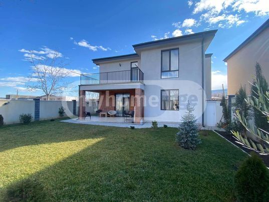 7 Room Private House For Sale view 12