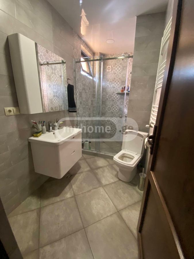 7 Room Private House For Sale view 2