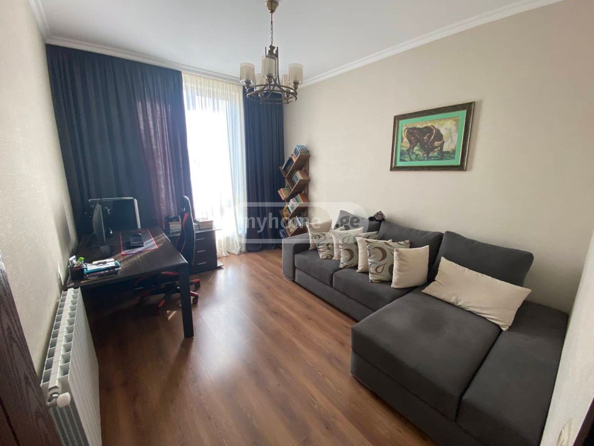 7 Room Private House For Sale view 8