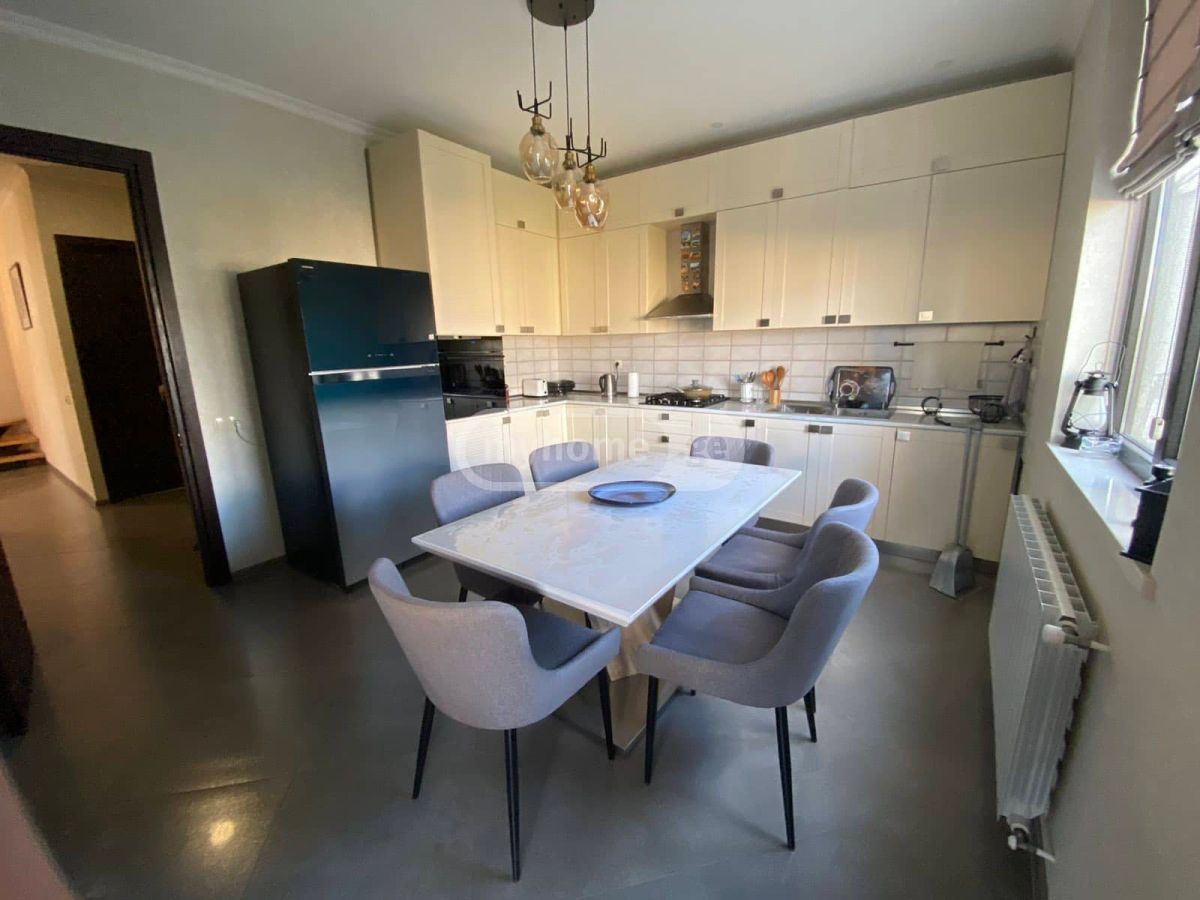 7 Room Private House For Sale view 9