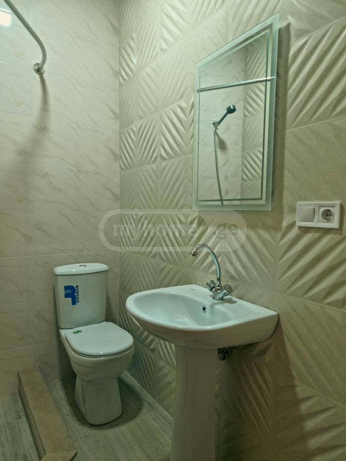 Daily Rent 1 Room Apartment Kutaisshi view 5