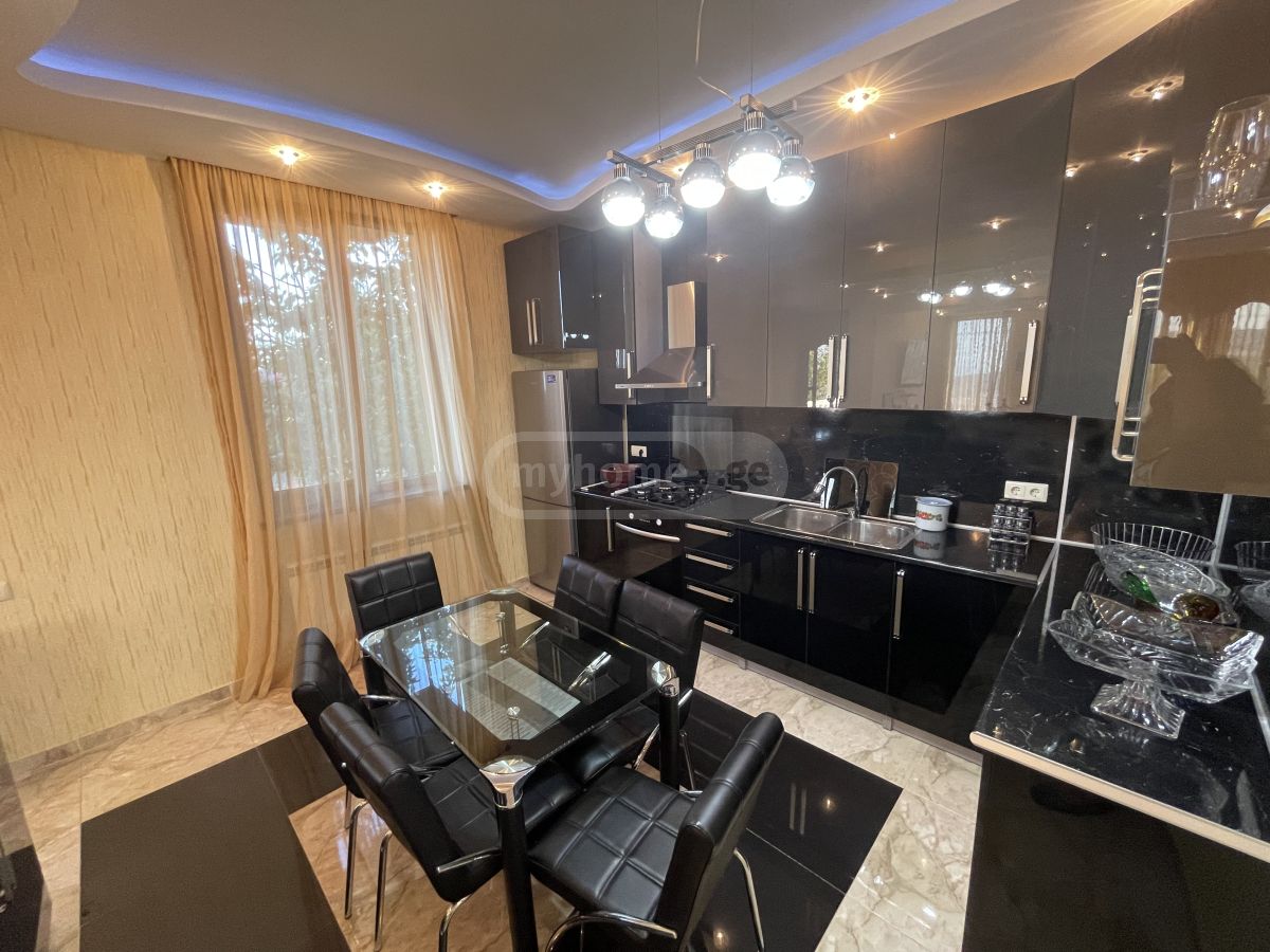 8 Room Country House For Sale view 12
