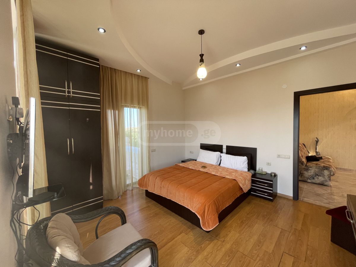 8 Room Country House For Sale view 6
