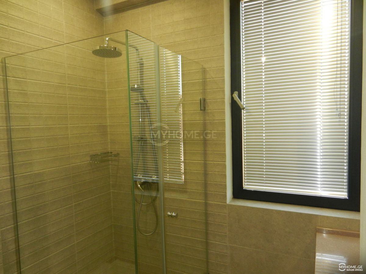 5 Room Hotel For Sale view 3