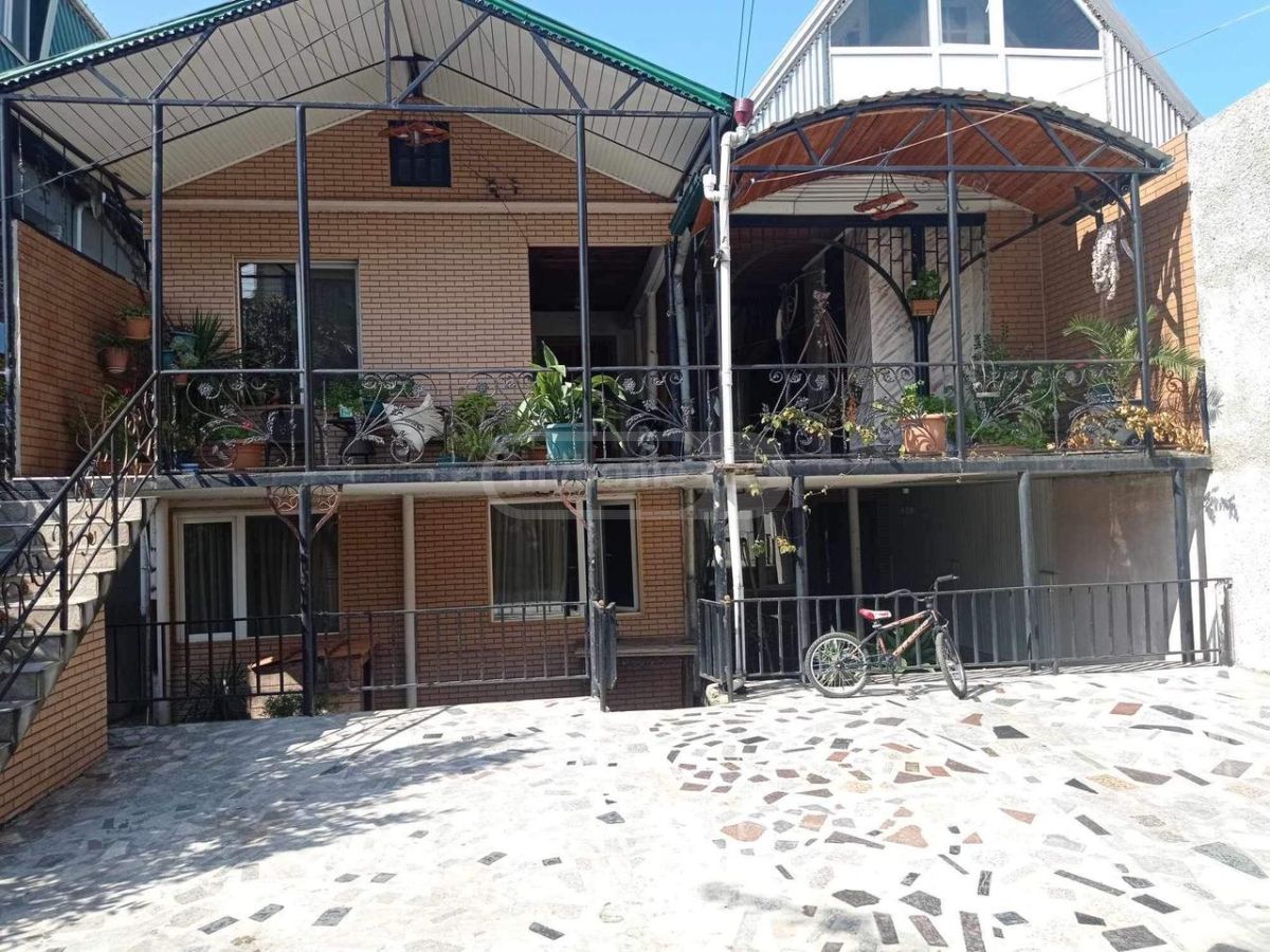 For Sale 9 Room Private House view 1