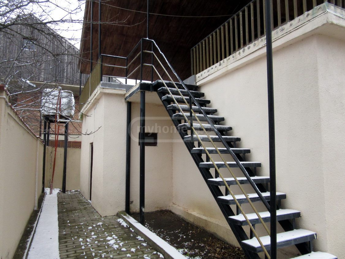 8 Room Country House For Sale view 6
