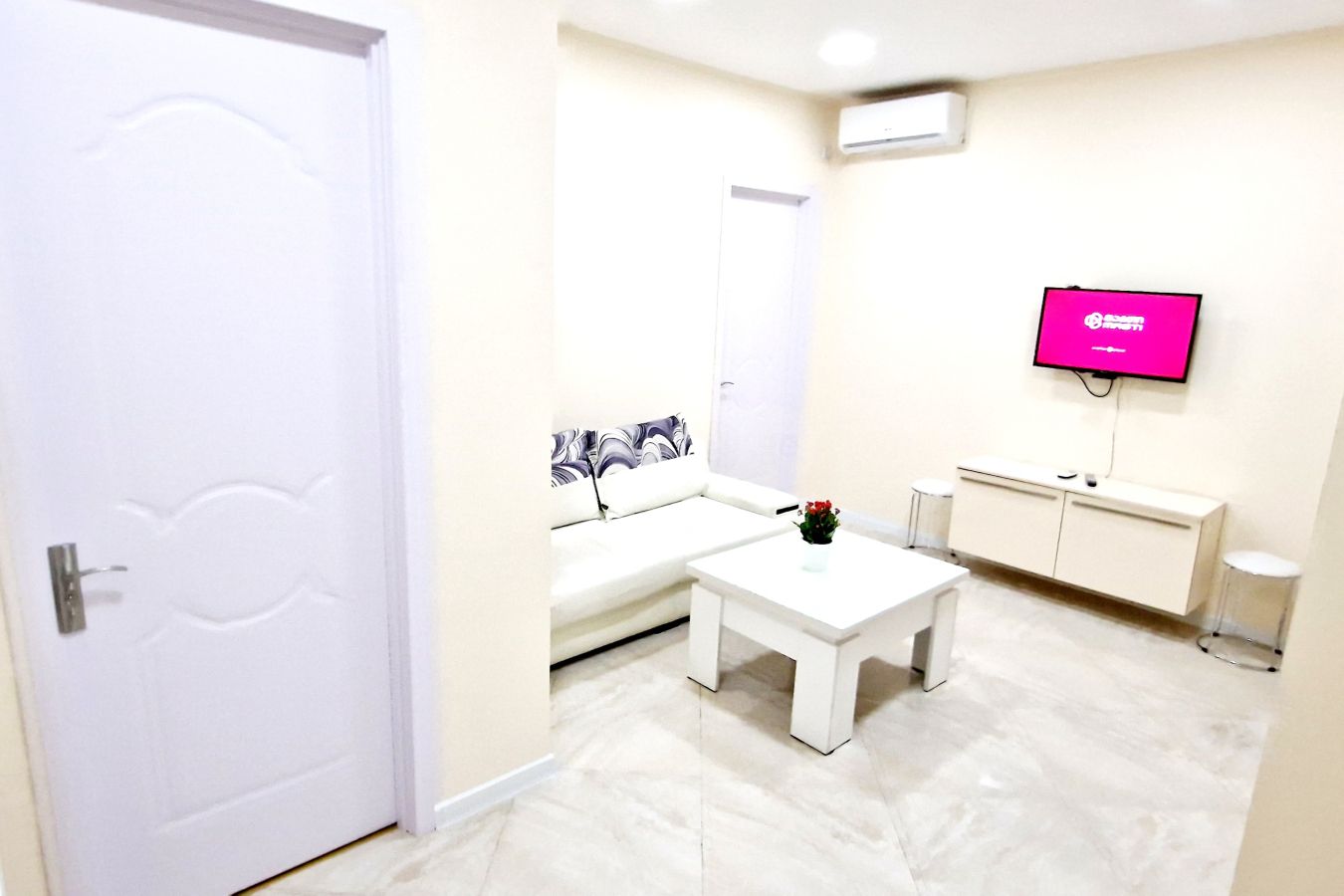 For Rent 3 Room Apartment Kutaisshi view 1