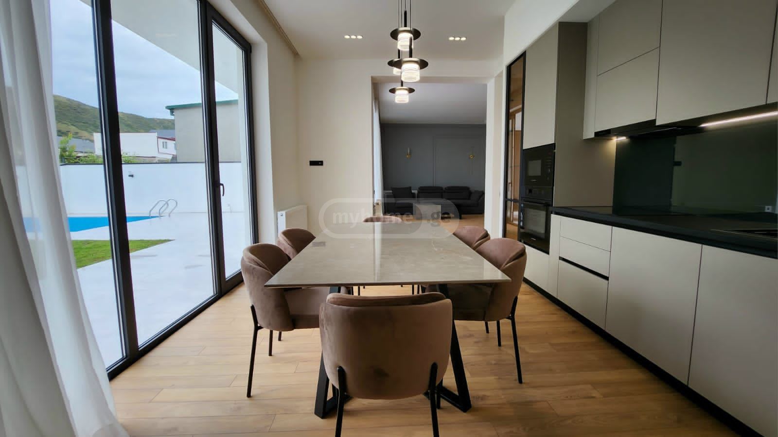 For Sale 6 Room Private House view 2