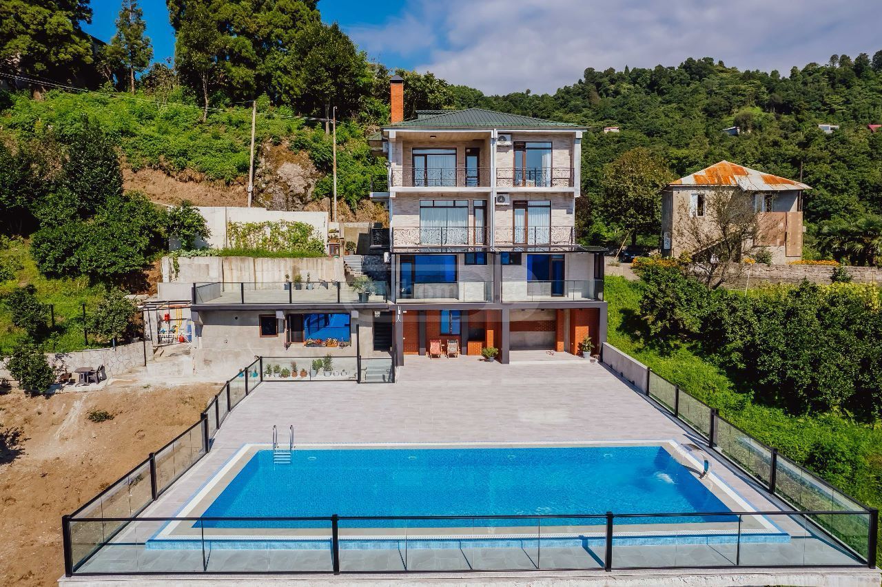 8 Room Private House For Rent In Makhinjauri, In Batumi view 11