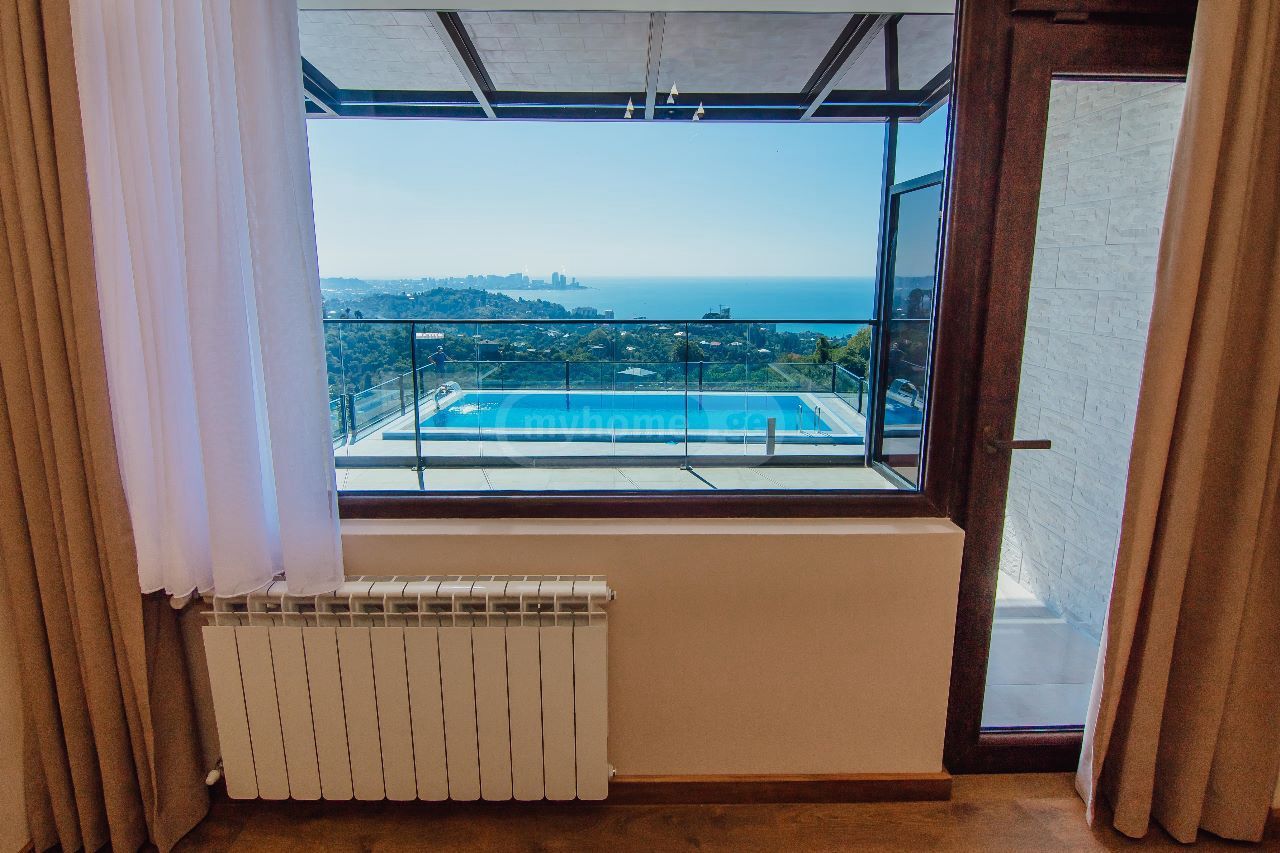 8 Room Private House For Rent In Makhinjauri, In Batumi view 2
