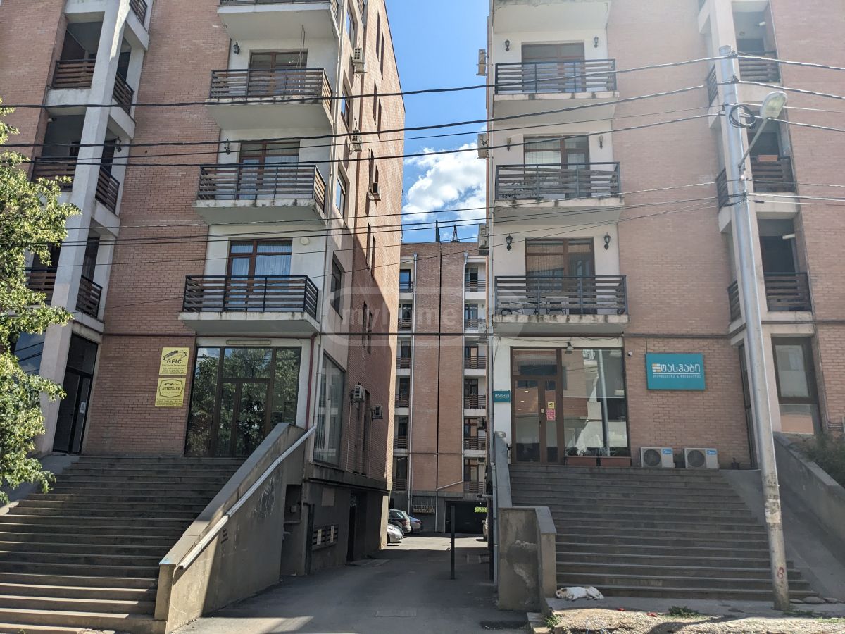 4 Room Apartment For Rent In Ortachala view 11