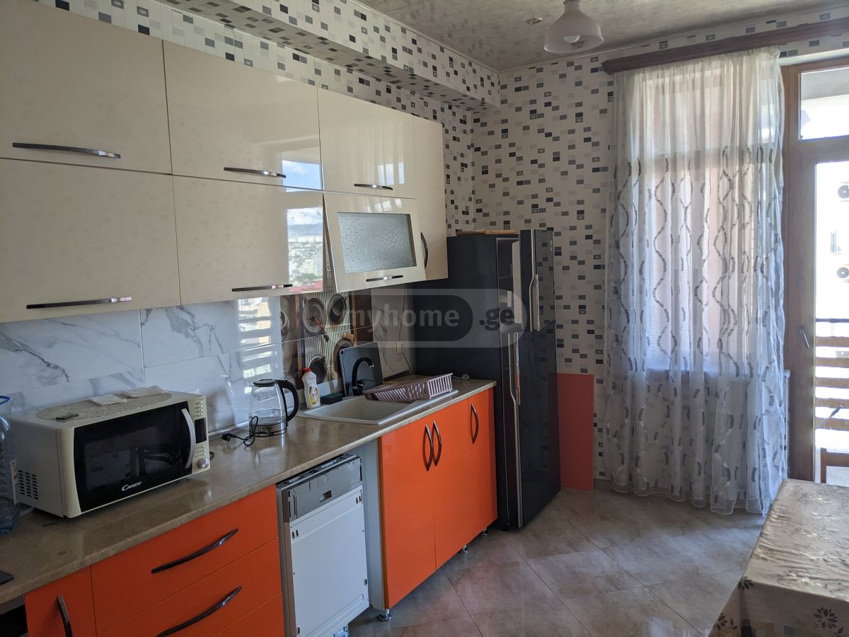 4 Room Apartment For Rent In Ortachala view 3